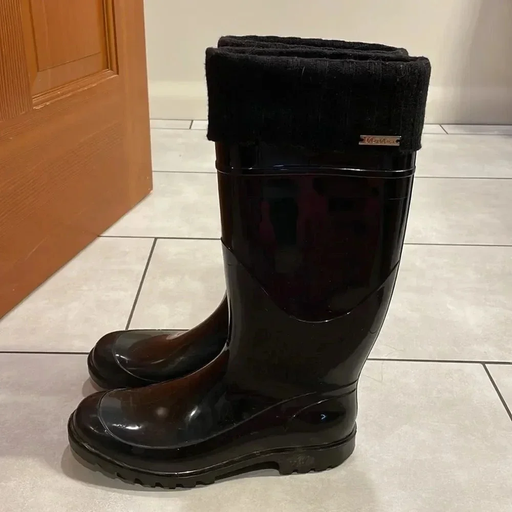 𝅺maxmara woman’s black shiny rain boots